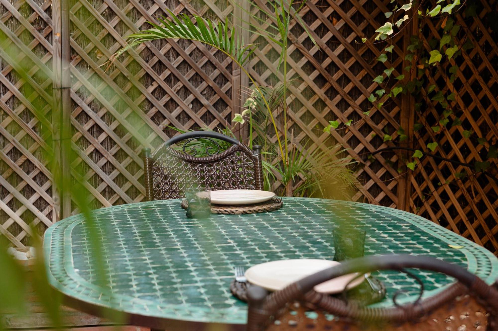 Ground Floor Holiday Apartment With Terrace And Pool In Puerto Banus, Marbella Bagian luar foto