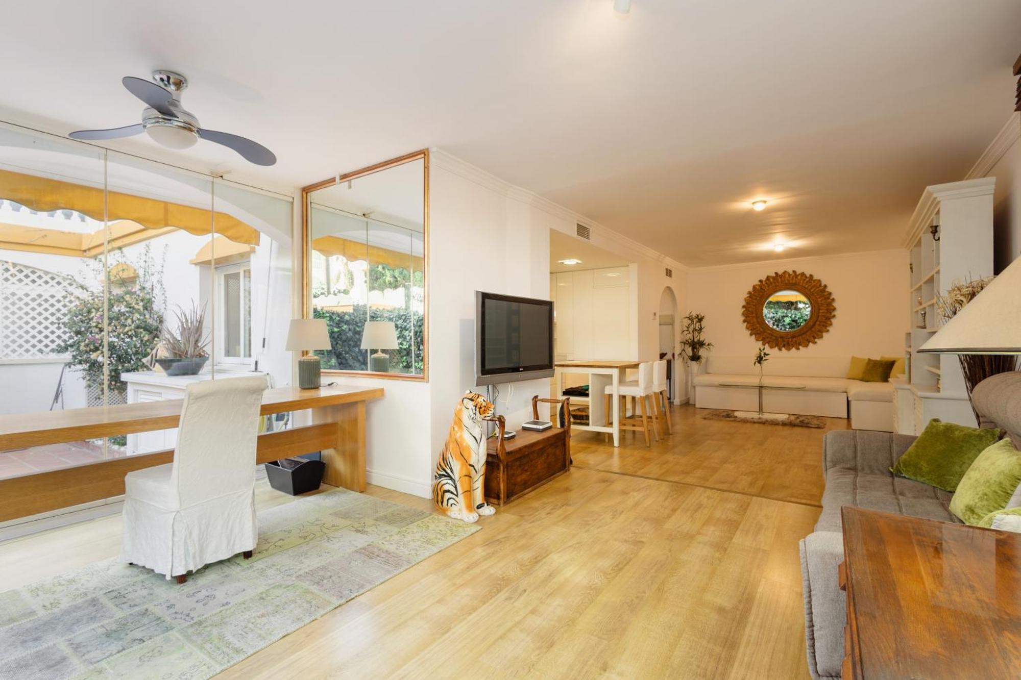 Ground Floor Holiday Apartment With Terrace And Pool In Puerto Banus, Marbella Bagian luar foto