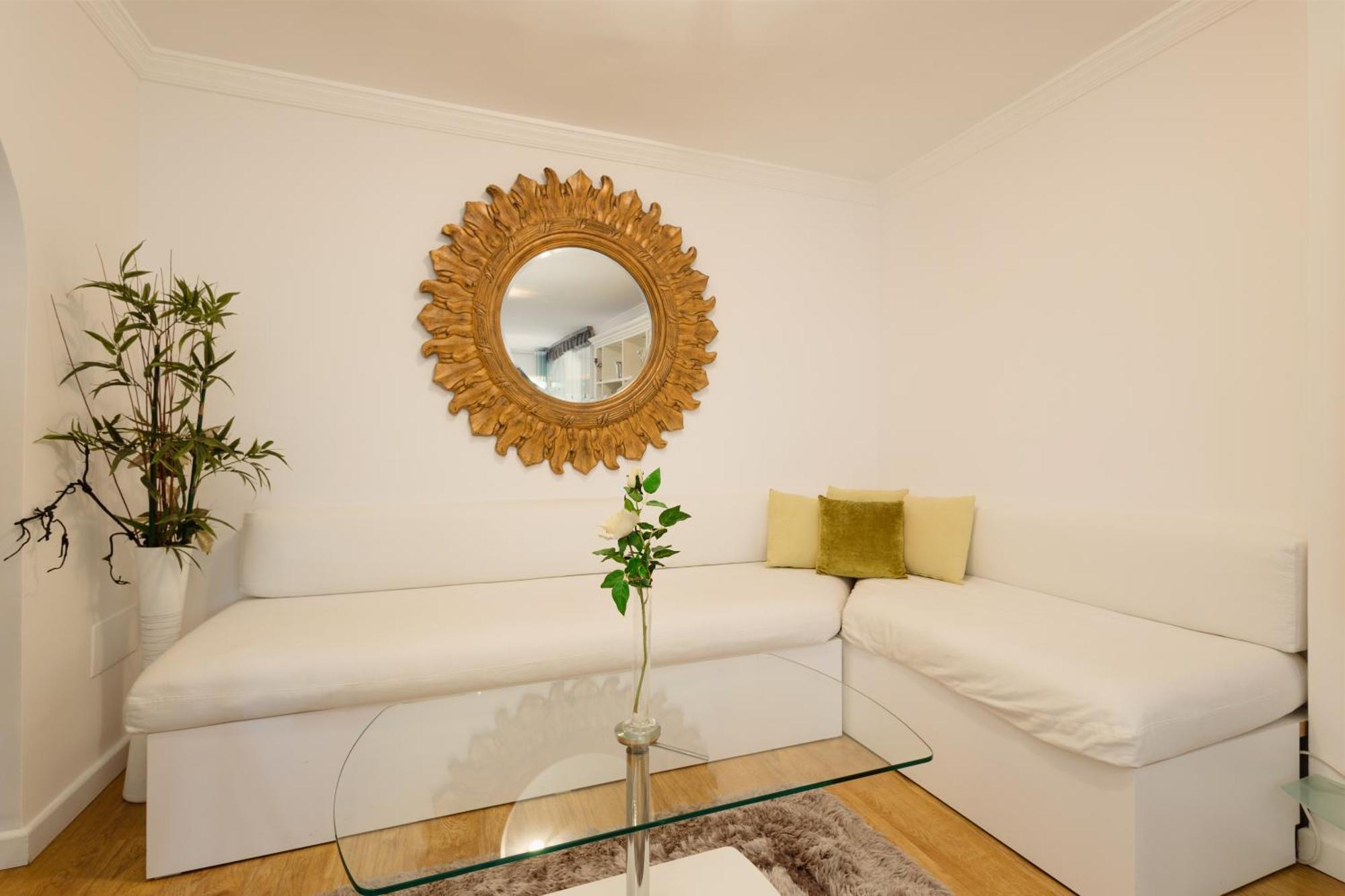 Ground Floor Holiday Apartment With Terrace And Pool In Puerto Banus, Marbella Bagian luar foto